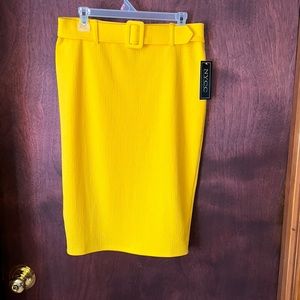 NYC, Yellow Skirt Midi Sz M. 27 inches long. Very Nice! NWT